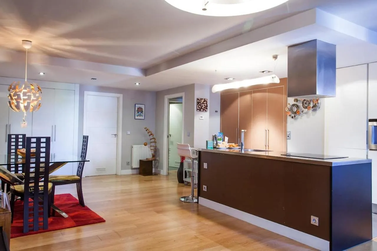 Piso Moderno, Centrico Y Con Garaje Gratis Apartment Bilbao Spain